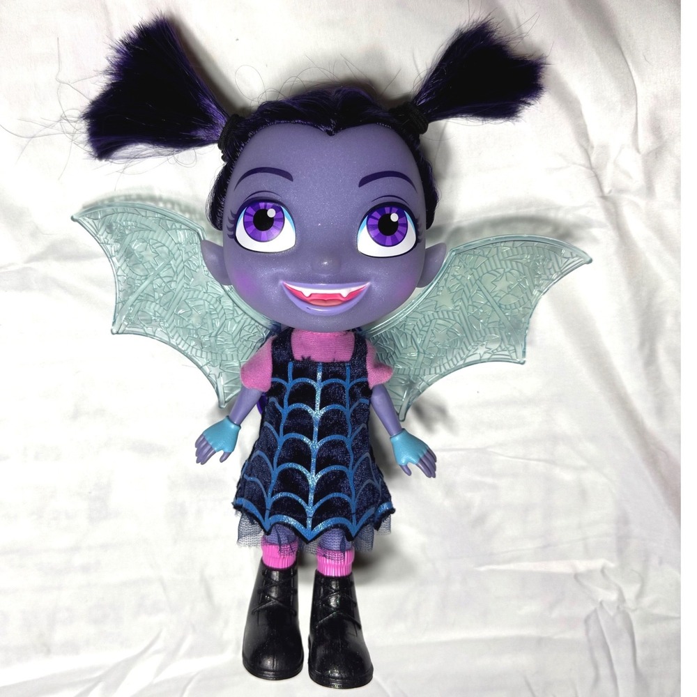 Disney Junior Vampirina Bat-Tastic Vee 12-inch Talking Doll with Light-Up Wings